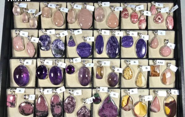 CLASSIC PENDANTS – TRAY 12