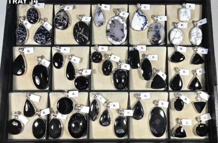 CLASSIC PENDANTS – TRAY 14