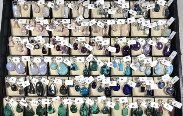 CLASSIC PENDANTS – TRAY 15