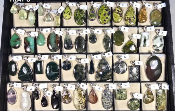 CLASSIC PENDANTS – TRAY 8