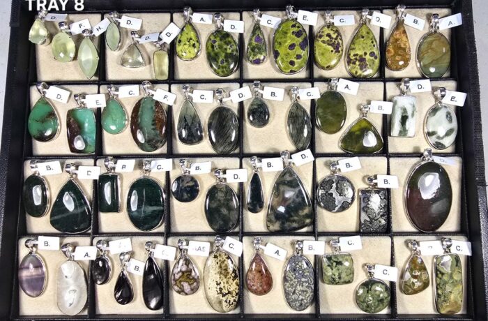 CLASSIC PENDANTS – TRAY 8