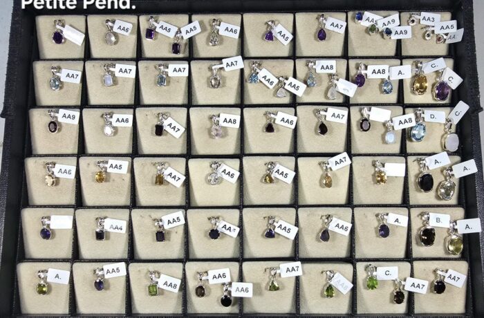 PETITE PENDANTS – TRAY 1