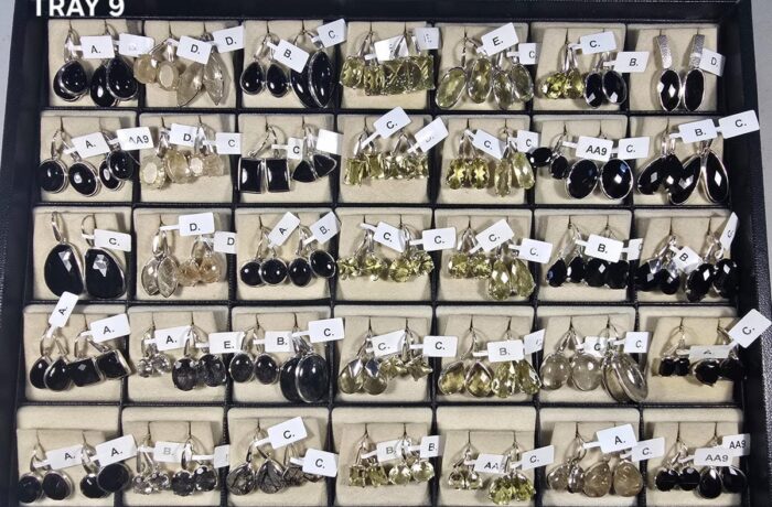 CLASSIC EARRINGS – TRAY 9